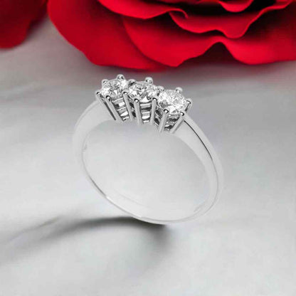 Trilogy ring 6 griffes in white gold with 0.60 ct diamonds