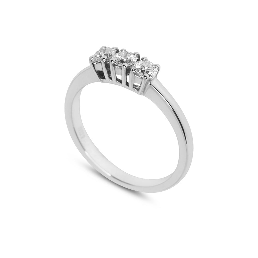 4-zackiger Trilogie-Ring aus Weißgold mit 0,45 ct Diamanten